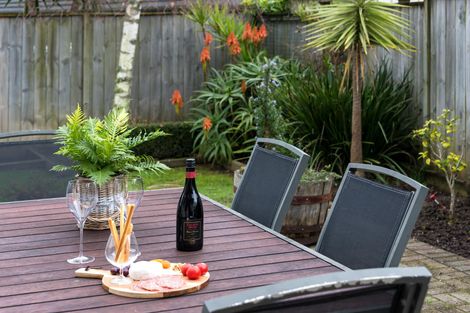 Photo of property in 10 Briar Vale Place, Flat Bush, Auckland, 2016