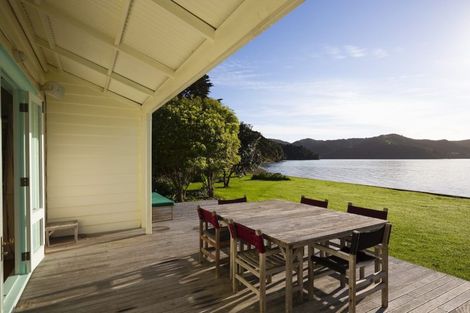 Photo of property in 59 Waimangu Road, Waiheke Island, 1971