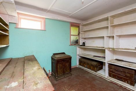 Photo of property in 17 Beacon Hill Road, Strathmore Park, Wellington, 6022