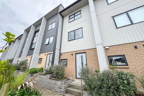 Photo of property in 8/327 Glengarry Road, Glen Eden, Auckland, 0602