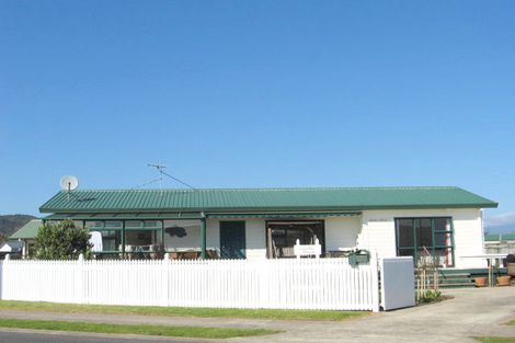 Photo of property in 2 Seascape Avenue, Whitianga, 3510