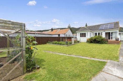 Photo of property in 35 Hunter Street, Taita, Lower Hutt, 5011