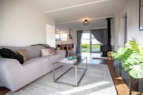 Photo of property in 2/44 Beach Road, Katikati, 3129