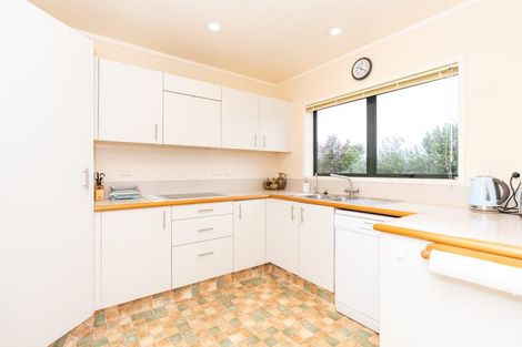 Photo of property in 61 Grosvenor Gardens, Flagstaff, Hamilton, 3210