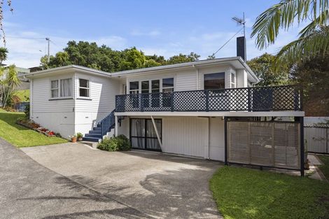 Photo of property in 77 Buscomb Avenue, Henderson, Auckland, 0610