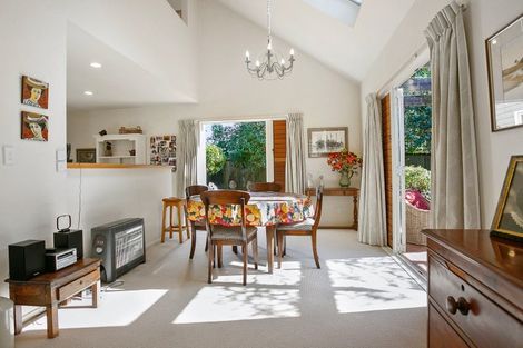 Photo of property in 29b Clare Street, Cambridge, 3434