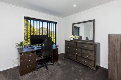 Photo of property in 13 Green Lane, Wallaceville, Upper Hutt, 5018