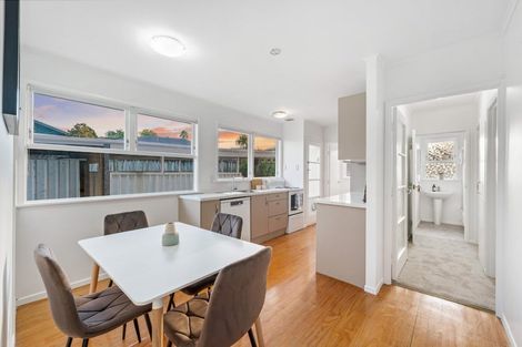 Photo of property in 19 Thornlow Street, Glendene, Auckland, 0602