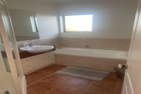 Photo of property in 19 Limerick Place, Dannemora, Auckland, 2016