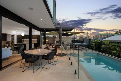 Photo of property in 23 Otakau Road, Milford, Auckland, 0620