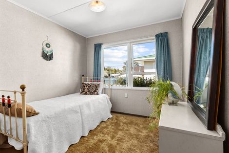 Photo of property in 69 Great North Road, Waipawa, 4210