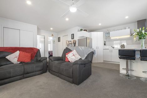 Photo of property in 11 Kamahi Crescent, Papamoa Beach, Papamoa, 3118