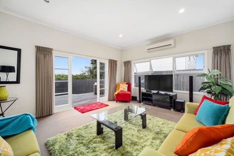 Photo of property in 1/8 Arrow Road, Forrest Hill, Auckland, 0620