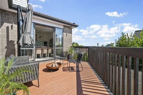 Photo of property in 30 Aldon Lane, The Gardens, Auckland, 2105