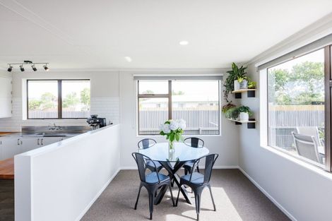 Photo of property in 25 Chelmarsh Place, Highbury, Palmerston North, 4412