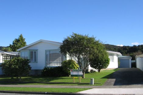 Photo of property in 51 Momona Street, Wainuiomata, Lower Hutt, 5014