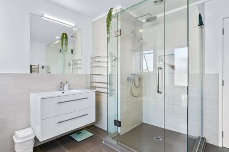 Photo of property in 10 Ardern Avenue, Stanmore Bay, Whangaparaoa, 0932