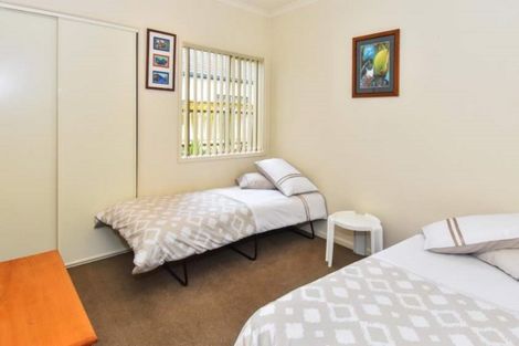 Photo of property in 10 Glencalder Place, Wattle Downs, Auckland, 2103