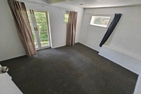 Photo of property in 33 Howard Road, Northcote, Auckland, 0627