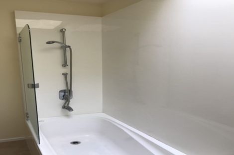 Photo of property in 15 Pine Terrace, Howick, Auckland, 2014