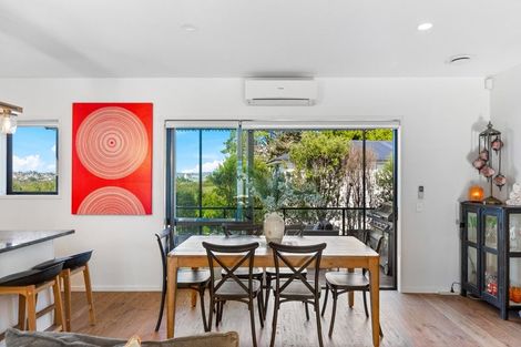 Photo of property in 24 Edgerton Road, Te Atatu Peninsula, Auckland, 0610