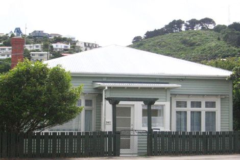Photo of property in 141 Northland Road, Northland, Wellington, 6012