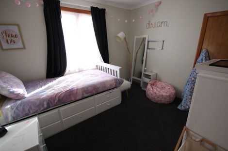 Photo of property in 24 Glasgow Street, Takaro, Palmerston North, 4412