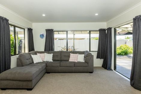 Photo of property in 3 Alan Styles Place, Greenmeadows, Napier, 4112