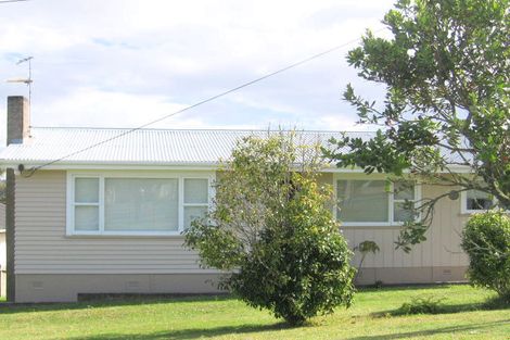 Photo of property in 964 East Coast Road, Northcross, Auckland, 0632