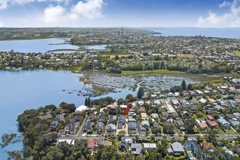 Photo of property in 80 Ngataringa Road, Devonport, Auckland, 0624