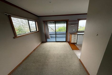 Photo of property in 2/521 Glenfield Road, Glenfield, Auckland, 0629