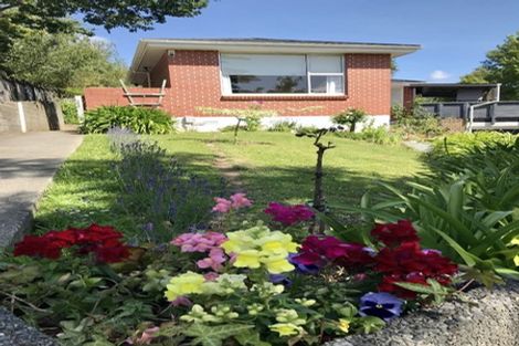Photo of property in 1 Blue Mountains Road, Silverstream, Upper Hutt, 5019