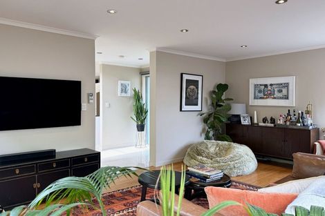 Photo of property in 32b Gilbert Street, New Plymouth, 4310