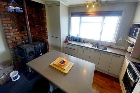 Photo of property in 21 Main Road, Tuatapere, 9620
