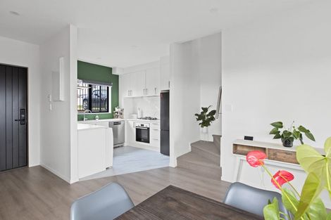 Photo of property in 20a Putiputi Way, Papakura, 2110