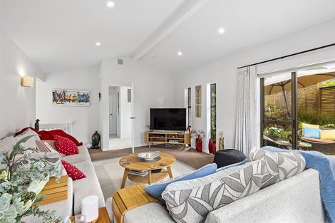 Photo of property in 14 Mckeefry Grove, Tawa, Wellington, 5028