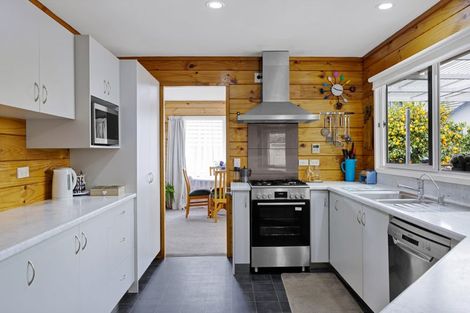 Photo of property in 12 Frank Frethey Place, Highlands Park, New Plymouth, 4312