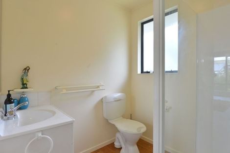 Photo of property in 33 Shearwater Street, One Tree Point, 0118