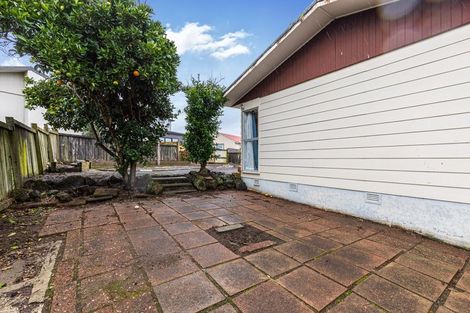 Photo of property in 58 Archmillen Avenue, Pakuranga Heights, Auckland, 2010