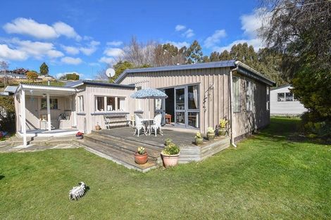 Photo of property in 7 Castle Street, Waihola, Milton, 9073