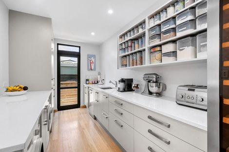 Photo of property in 28 Orr Crescent, Hutt Central, Lower Hutt, 5011