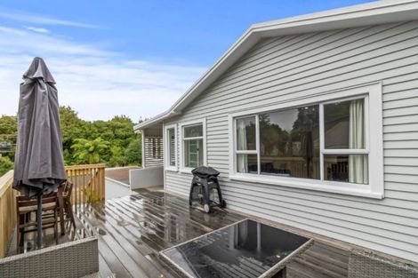 Photo of property in 120 Huatoki Street, Frankleigh Park, New Plymouth, 4310