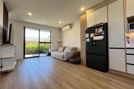 Photo of property in 27d Dawnhaven Drive, Te Atatu Peninsula, Auckland, 0610
