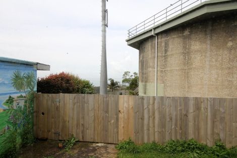 Photo of property in 519a East Coast Road, Murrays Bay, Auckland, 0630