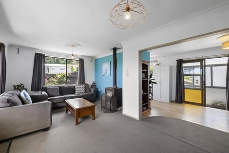 Photo of property in 32a Simons Street, Moturoa, New Plymouth, 4310