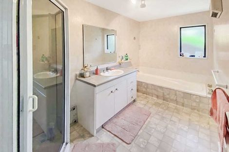 Photo of property in 18 Althorp Place, Avonhead, Christchurch, 8042