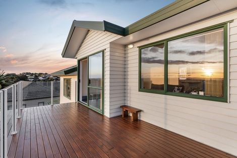 Photo of property in 1a Lobelia Rise, Goodwood Heights, Auckland, 2105