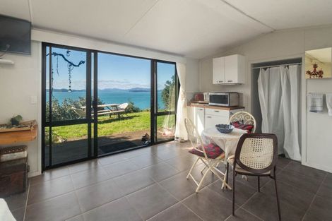 Photo of property in 4 Queens View Road, Russell, 0202