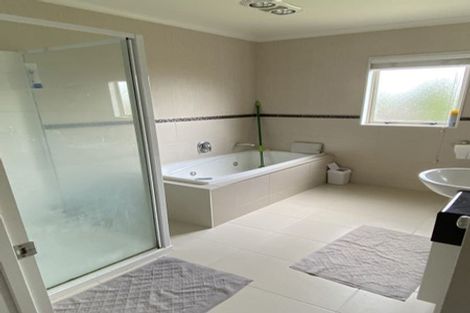 Photo of property in 52 Salford Crescent, Flat Bush, Auckland, 2019