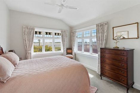 Photo of property in 22 Main Road, Mount Pleasant, Christchurch, 8081